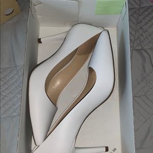 WHITE DOROTHY FLEX PUMP